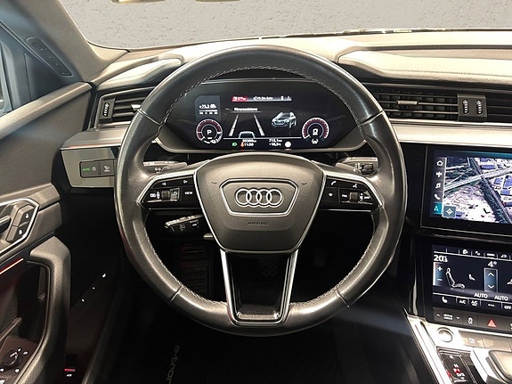 Audi Q8 e-tron 5 of 12