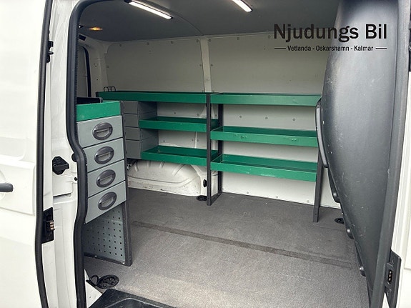 Volkswagen Transporter 9 of 15