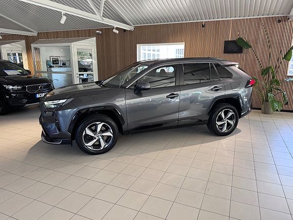 Toyota RAV4 8 of 22