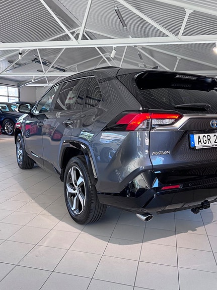 Toyota RAV4 7 of 22