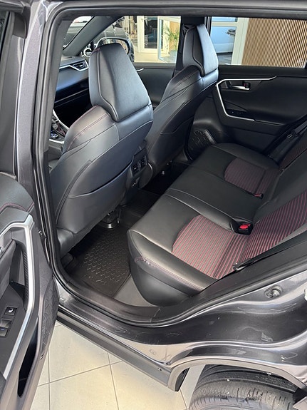 Toyota RAV4 13 of 22