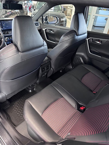 Toyota RAV4 12 of 22