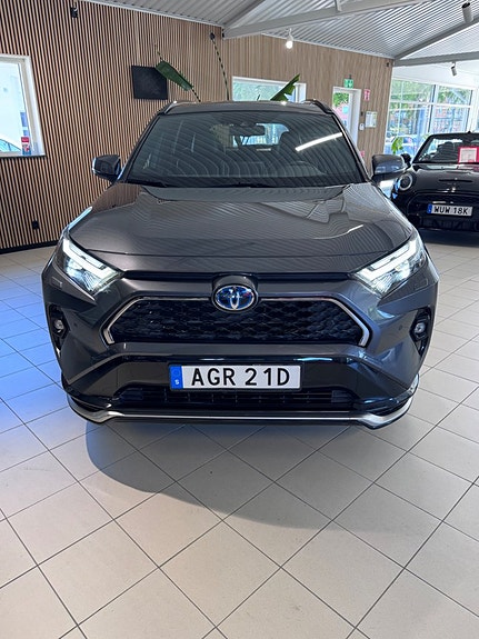 Toyota RAV4 9 of 22