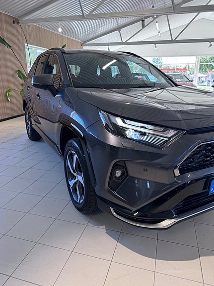 Toyota RAV4 11 of 22