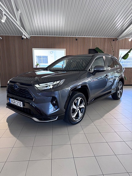 Toyota RAV4 Plug-in Hybrid 5 of 5