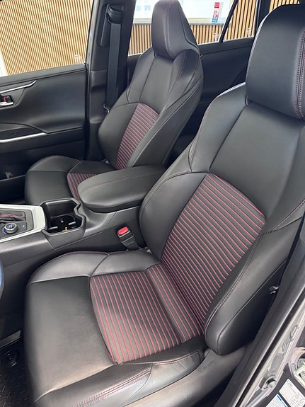 Toyota RAV4 16 of 22
