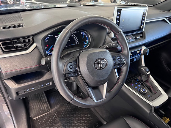 Toyota RAV4 15 of 22