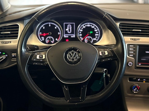 Volkswagen Golf VII 11 of 21