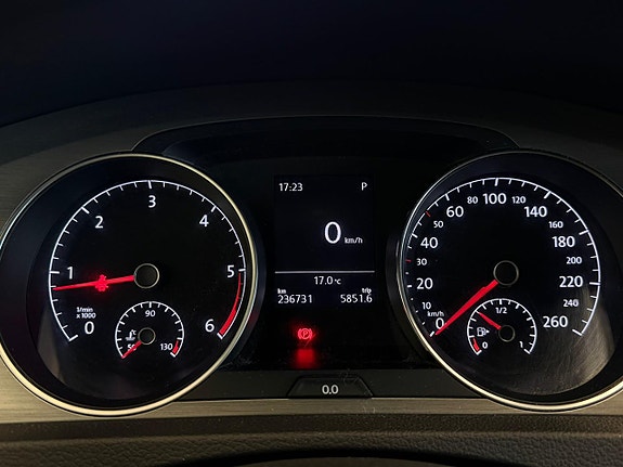 Volkswagen Golf VII 12 of 21