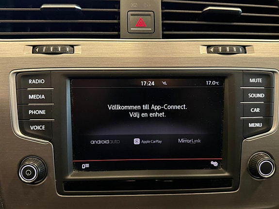 Volkswagen Golf VII 14 of 21