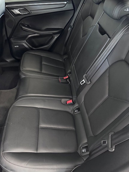 Porsche Macan 7 of 13