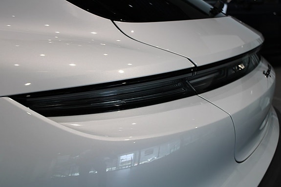 Porsche Taycan 16 of 16