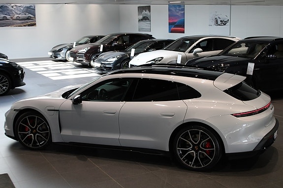 Porsche Taycan 2 of 5
