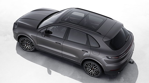 Porsche Cayenne 4 of 5