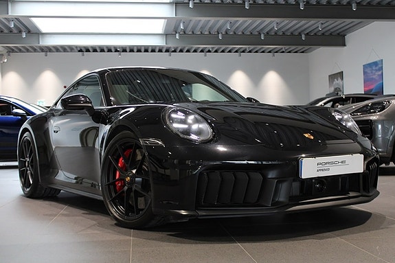 Porsche 911 Carrera 4 GTS