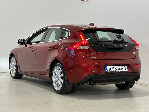 Volvo V40 4 of 5