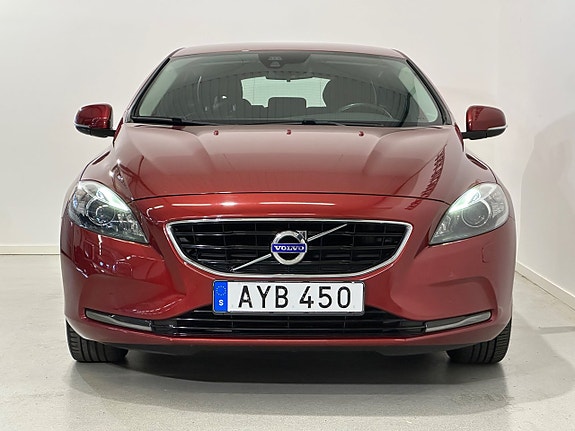 Volvo V40 3 of 5