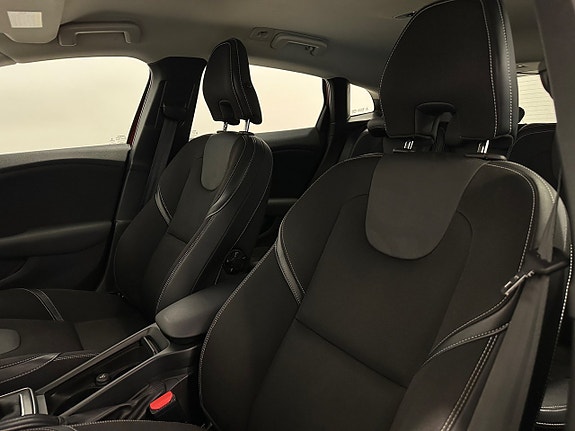 Volvo V40 16 of 22