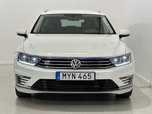 Volkswagen Passat 3 of 5