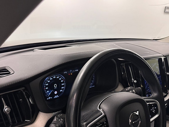 Volvo XC60 11 of 21