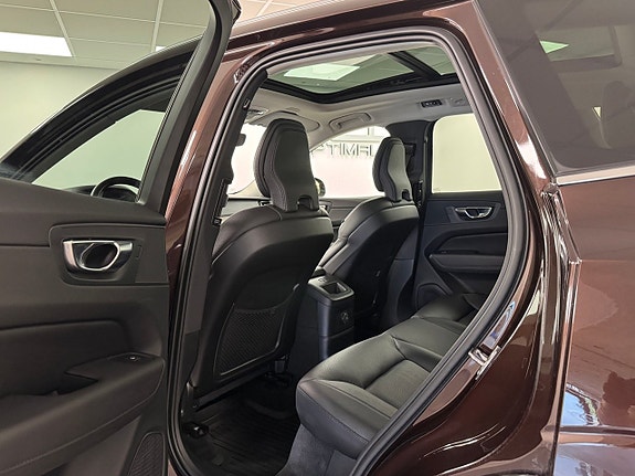 Volvo XC60 17 of 21