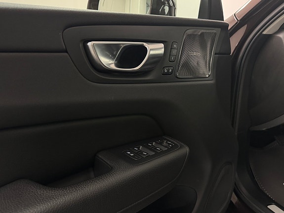 Volvo XC60 13 of 21