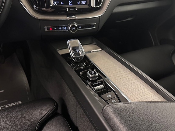 Volvo XC60 14 of 21