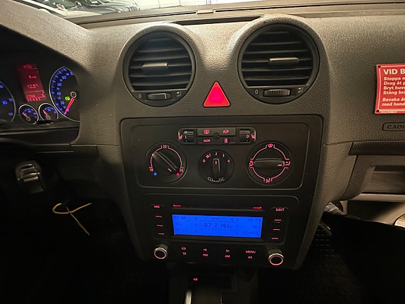 Volkswagen Caddy 22 of 24