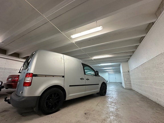 Volkswagen Caddy 4 of 5