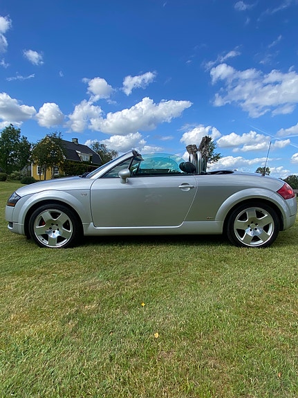 Audi TT 4 of 5