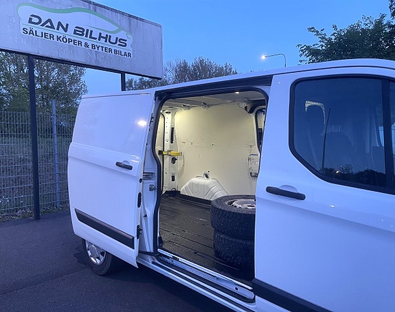 Ford Transit Custom 15 of 24