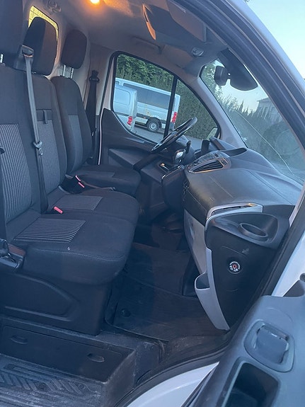 Ford Transit Custom 19 of 24