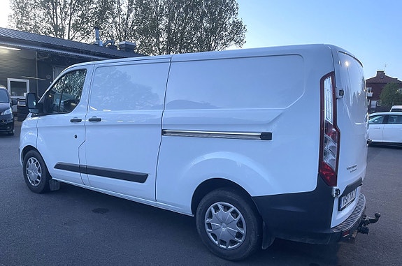 Ford Transit Custom 13 of 24