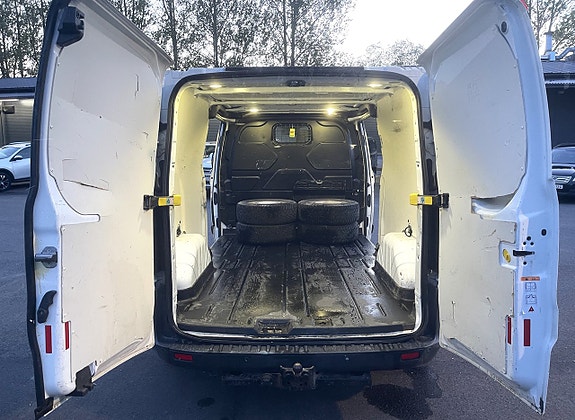 Ford Transit Custom 14 of 24