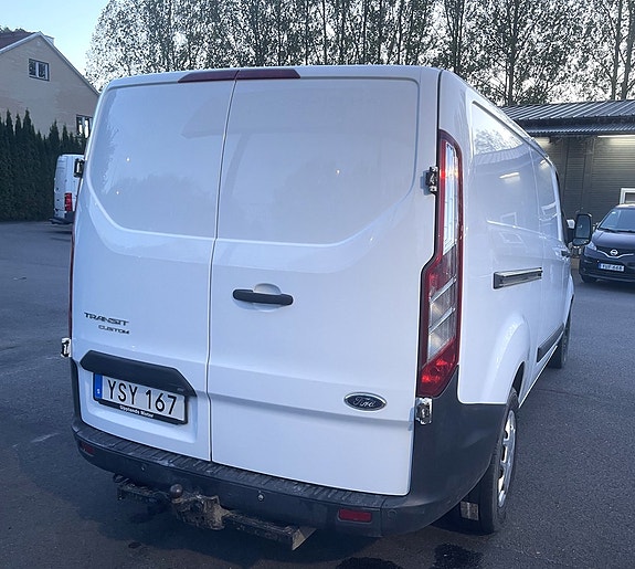 Ford Transit Custom 10 of 24