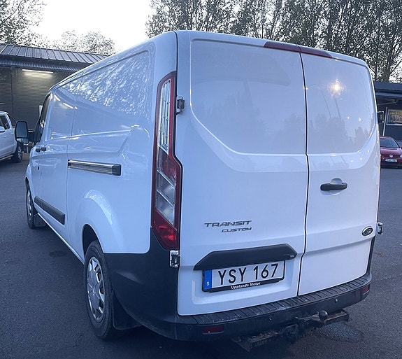 Ford Transit Custom 11 of 24