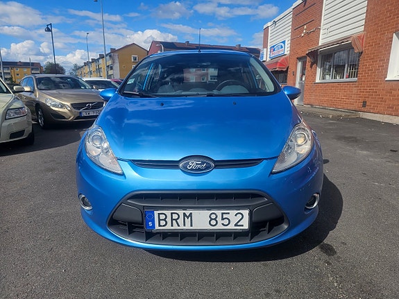 Ford Fiesta 2 of 5
