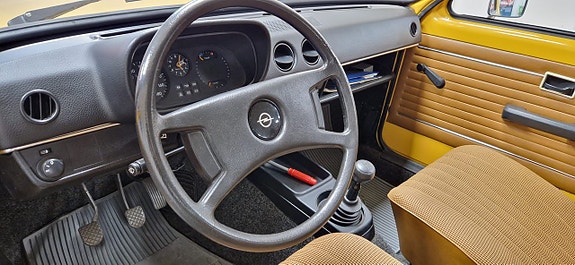 Opel Kadett 10 of 27