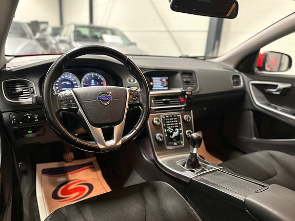 Volvo V60 8 of 18
