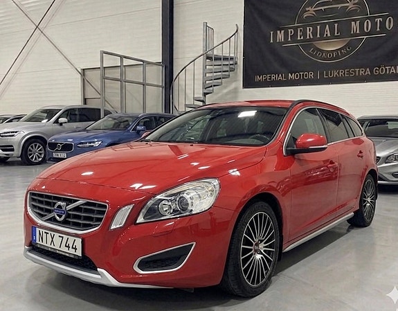 Volvo V60 2 of 18