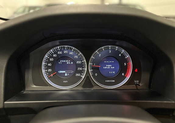 Volvo V60 12 of 18