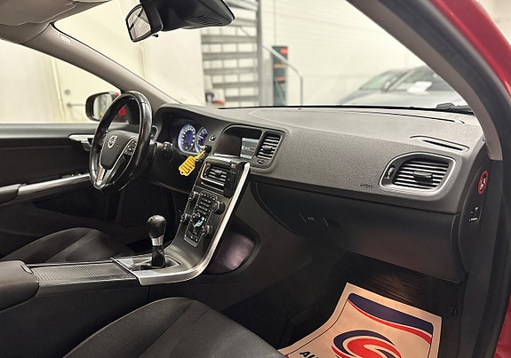 Volvo V60 7 of 18