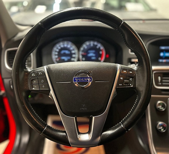 Volvo V60 11 of 18