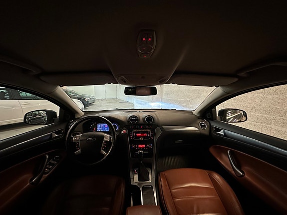 Ford Mondeo 13 of 21