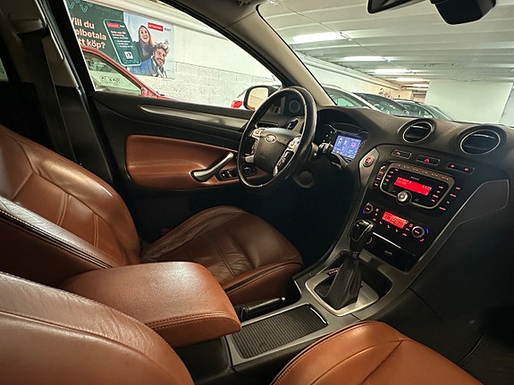 Ford Mondeo 17 of 21