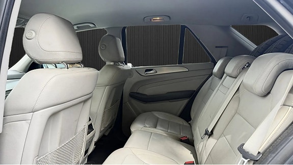 Mercedes-Benz ML350 11 of 11