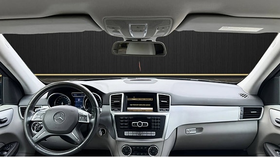 Mercedes-Benz ML350 8 of 11