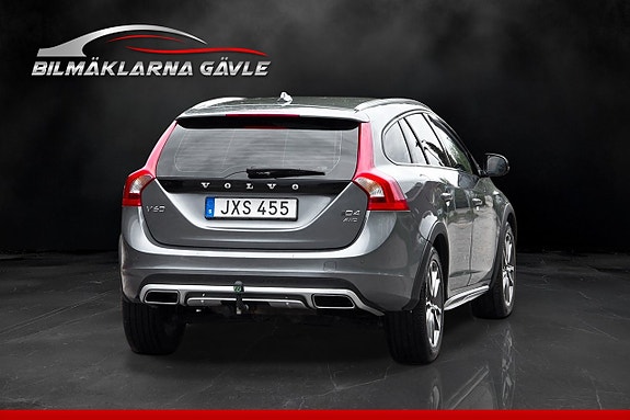 Volvo V60 Cross Country 4 of 5