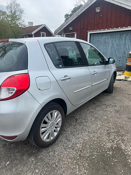Renault Clio 2 of 5