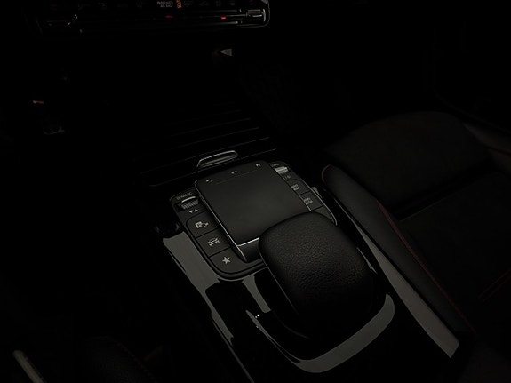 Mercedes-Benz CLA200 28 of 30